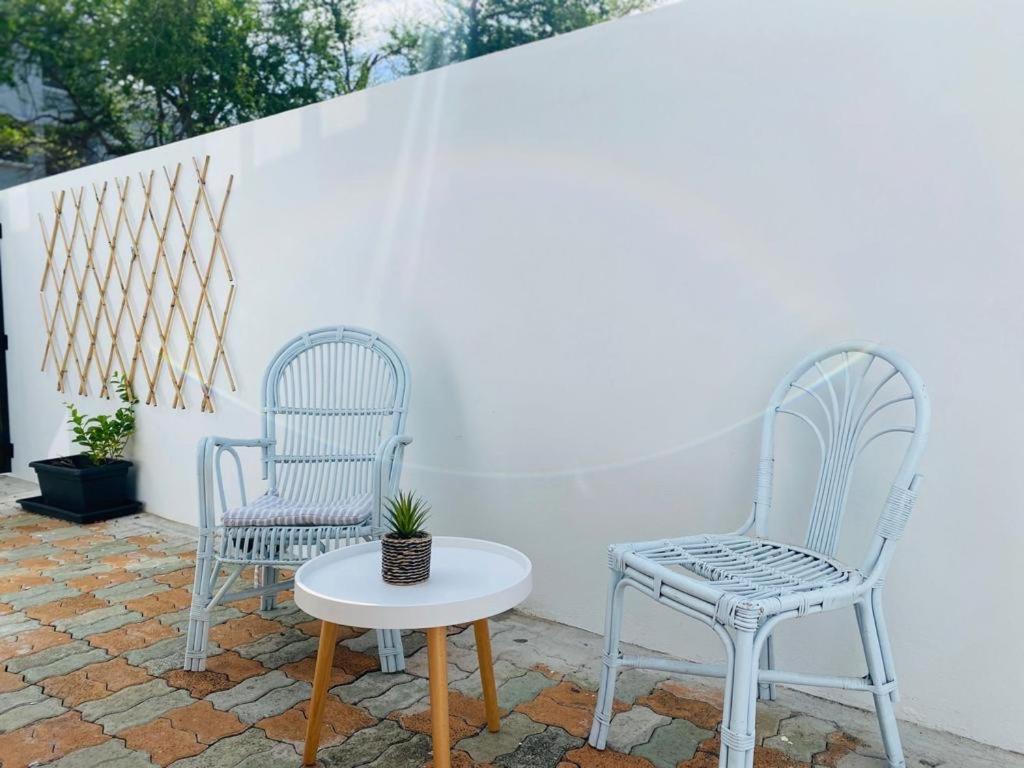 Sweet Beach Apt-Pool, Terrace, Ground Floor, Few Steps From Beach! Flic en Flac Exterior photo