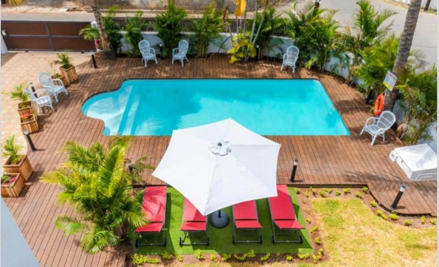 Sweet Beach Apt-Pool, Terrace, Ground Floor, Few Steps From Beach! Flic en Flac Exterior photo