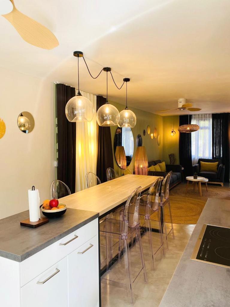 Sweet Beach Apt-Pool, Terrace, Ground Floor, Few Steps From Beach! Flic en Flac Exterior photo